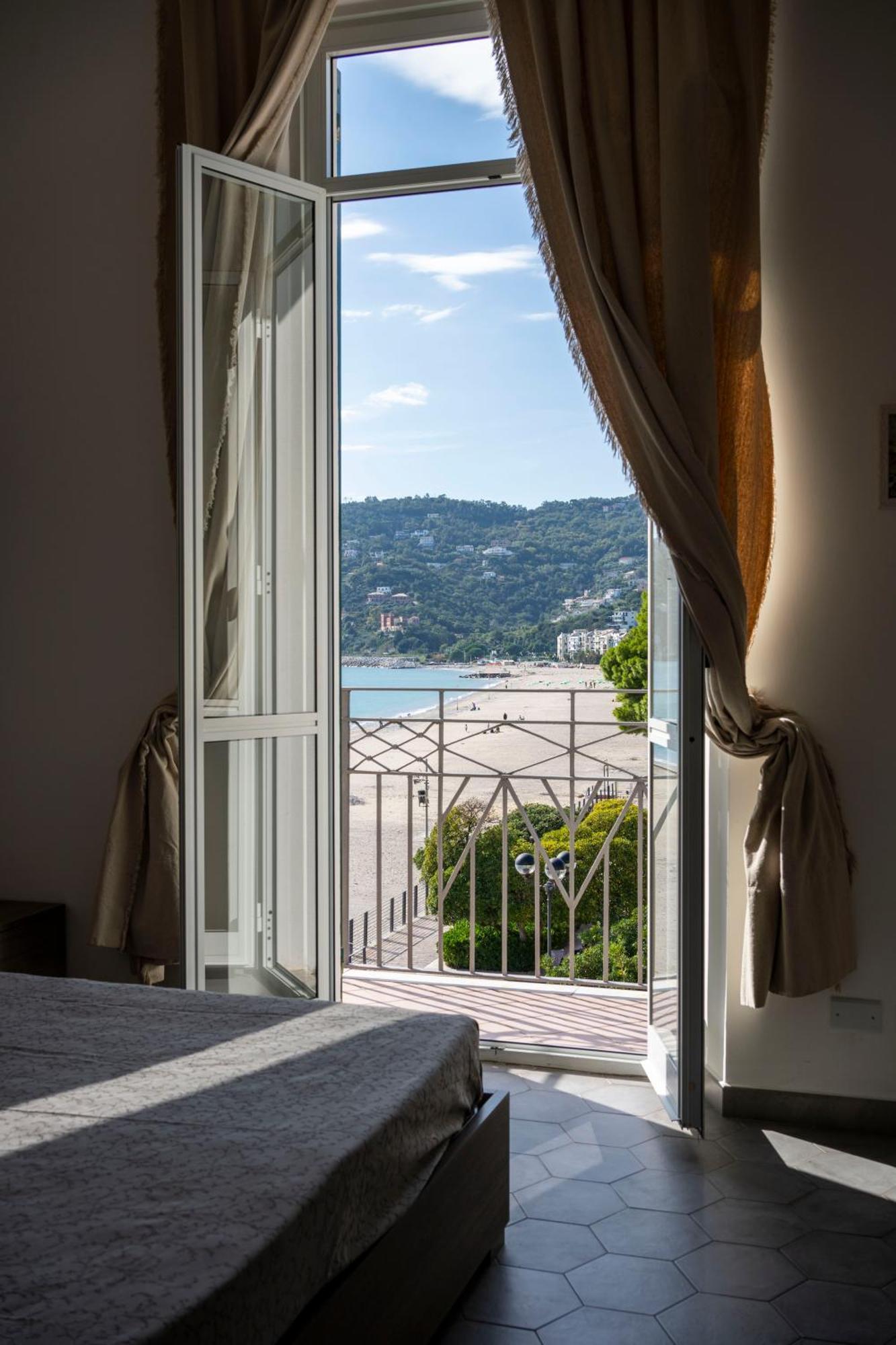 Hotel Miramare Spotorno Dış mekan fotoğraf