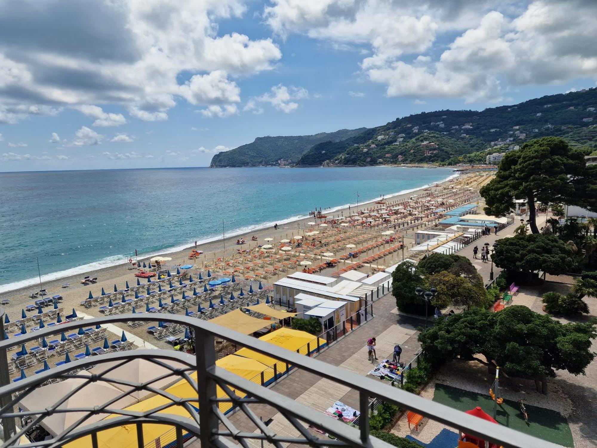Hotel Miramare Spotorno Oda fotoğraf