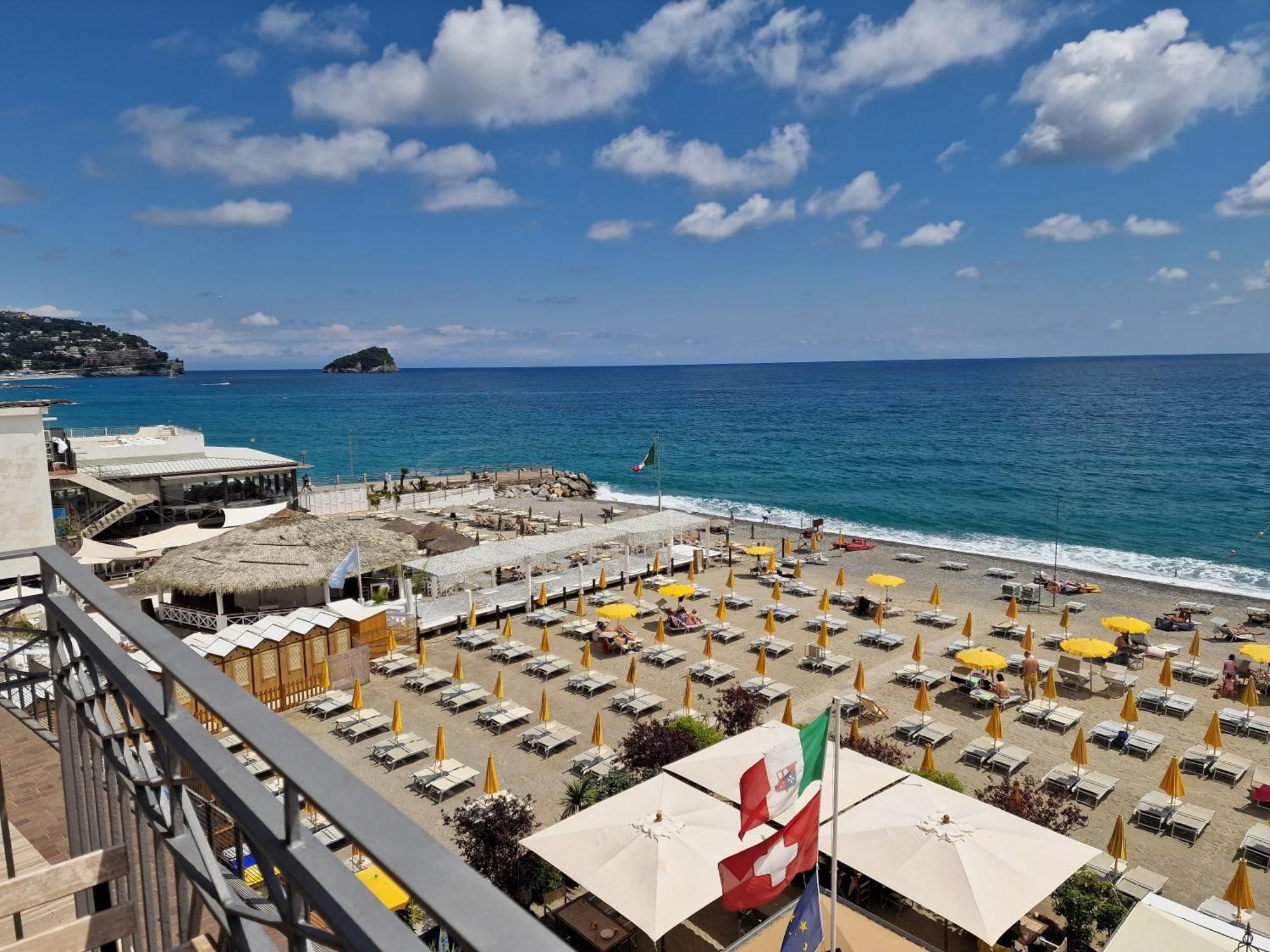 Hotel Miramare Spotorno Oda fotoğraf