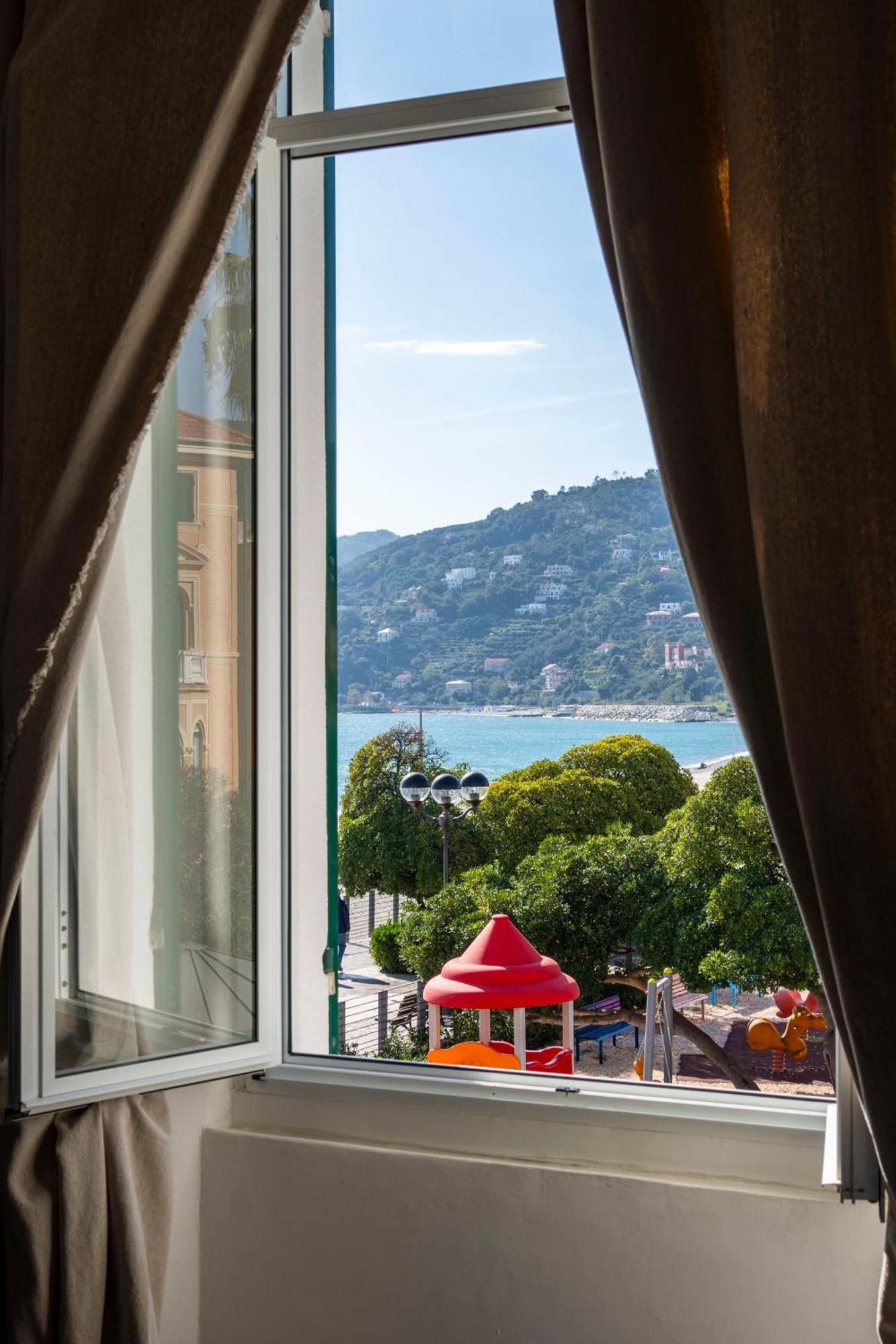 Hotel Miramare Spotorno Oda fotoğraf