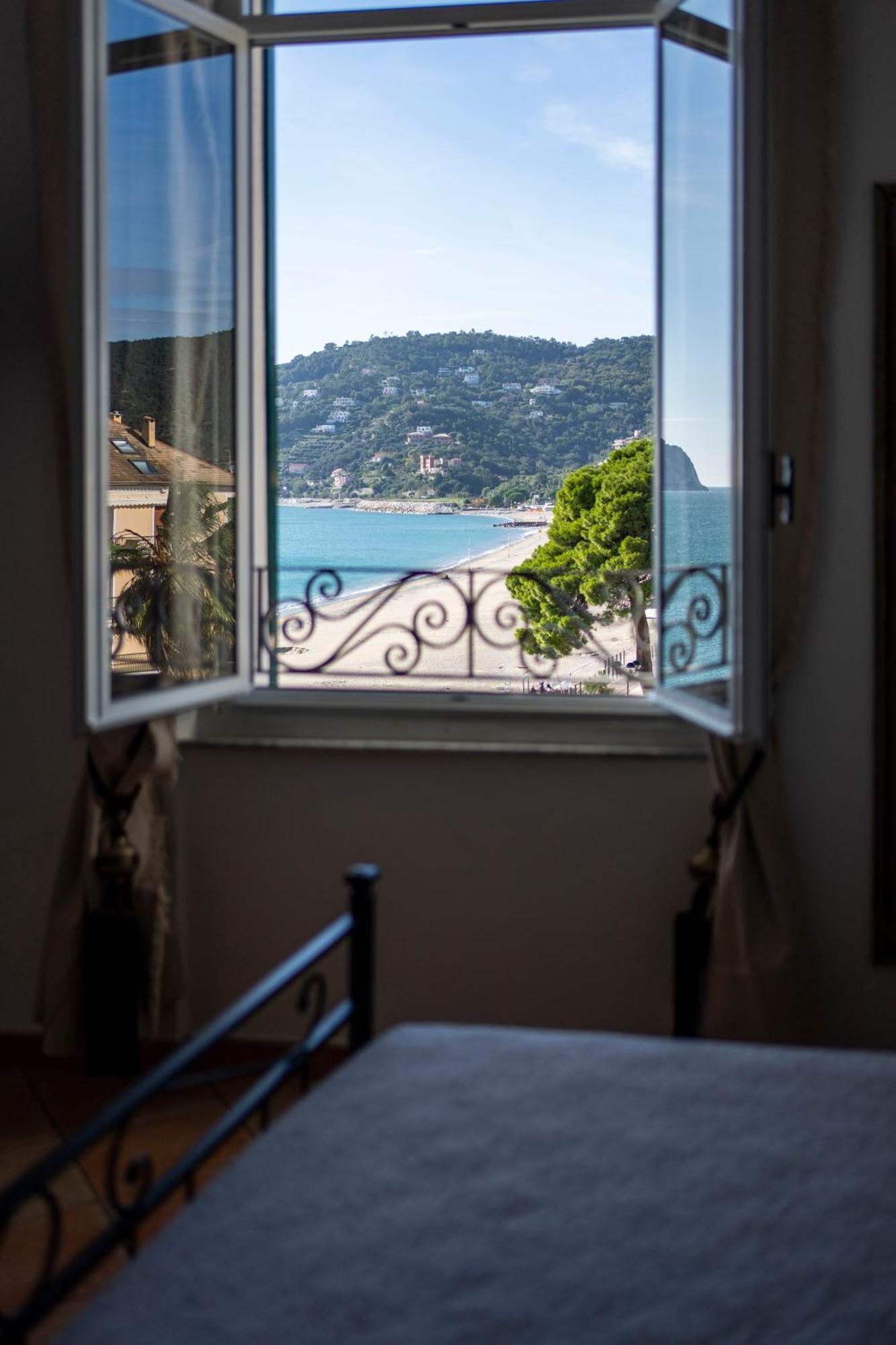 Hotel Miramare Spotorno Dış mekan fotoğraf