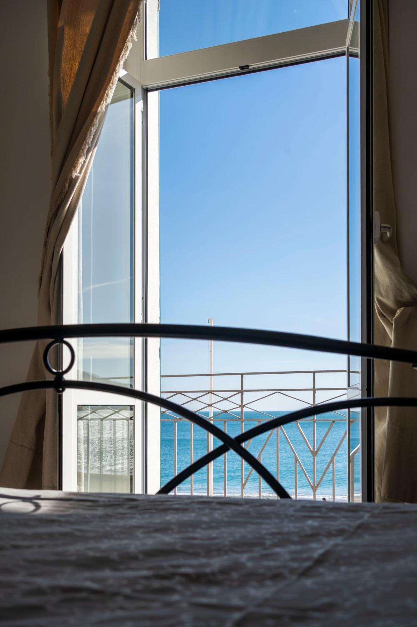 Hotel Miramare Spotorno Oda fotoğraf